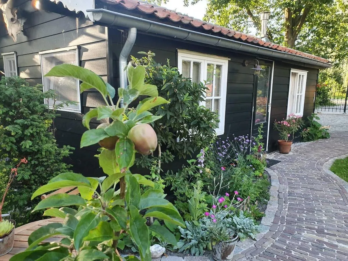 Heritage Lodge Near Center Rotterdam location