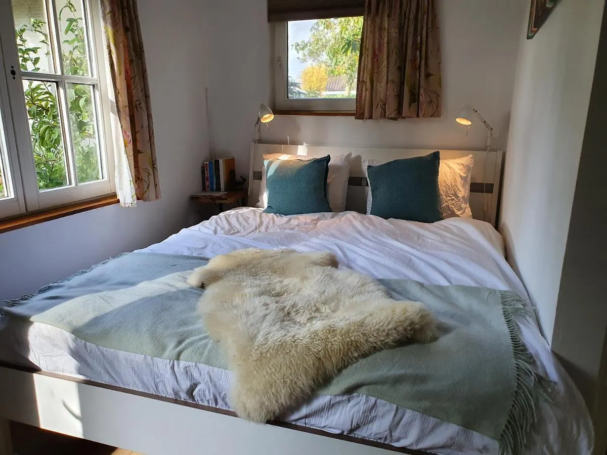 Heritage Lodge Near Center Rotterdam Chalet